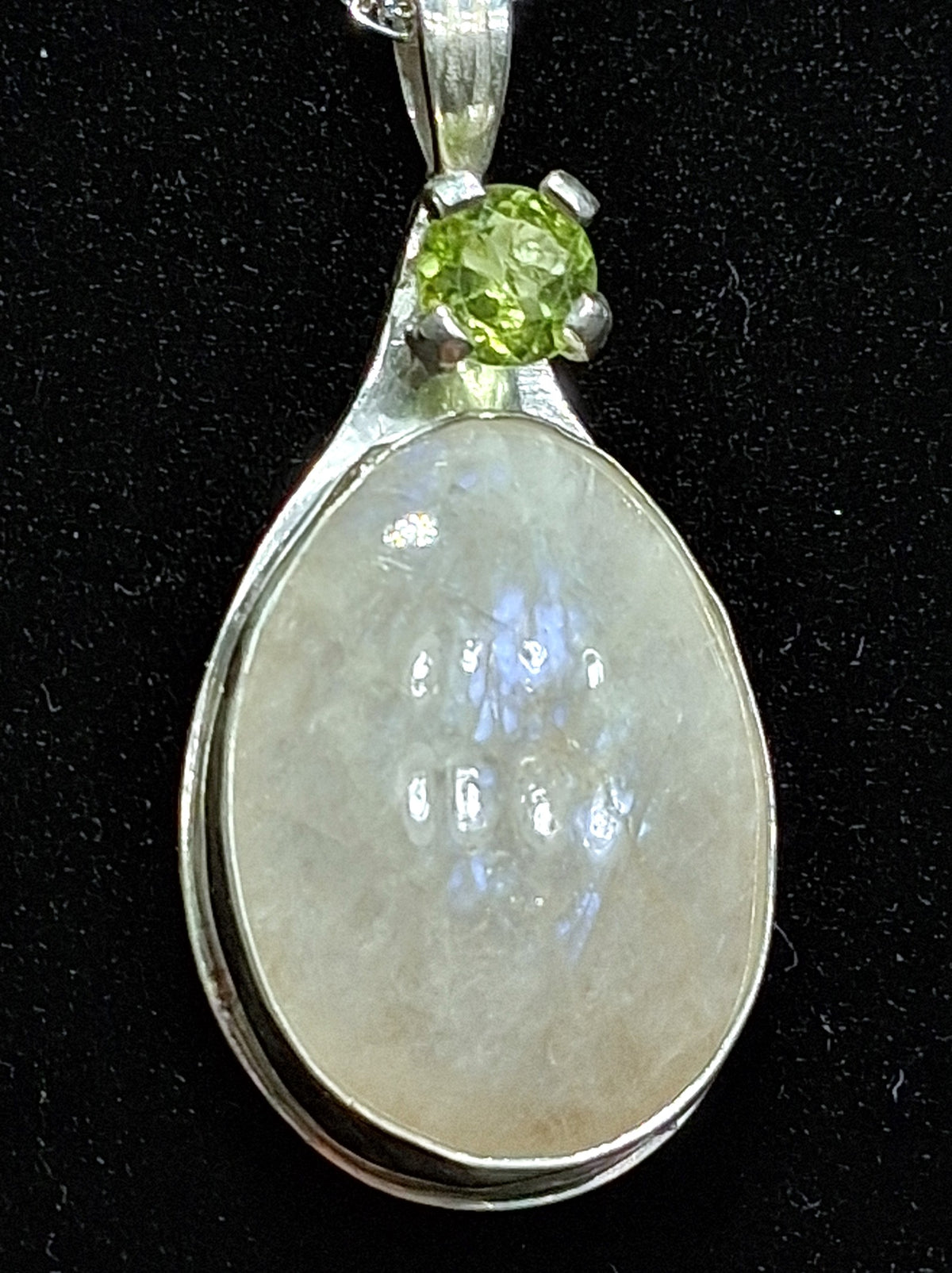 Sterline Silver Moonstone and Peridot Pendant and Earring Set