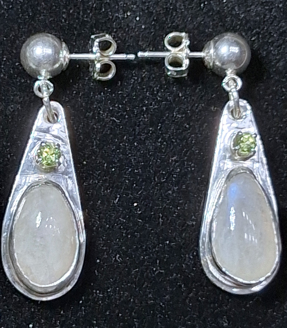Sterline Silver Moonstone and Peridot Pendant and Earring Set